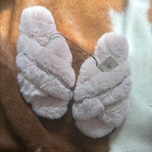 EXPRESS Criss-Cross Embellished Faux Fur Slippers